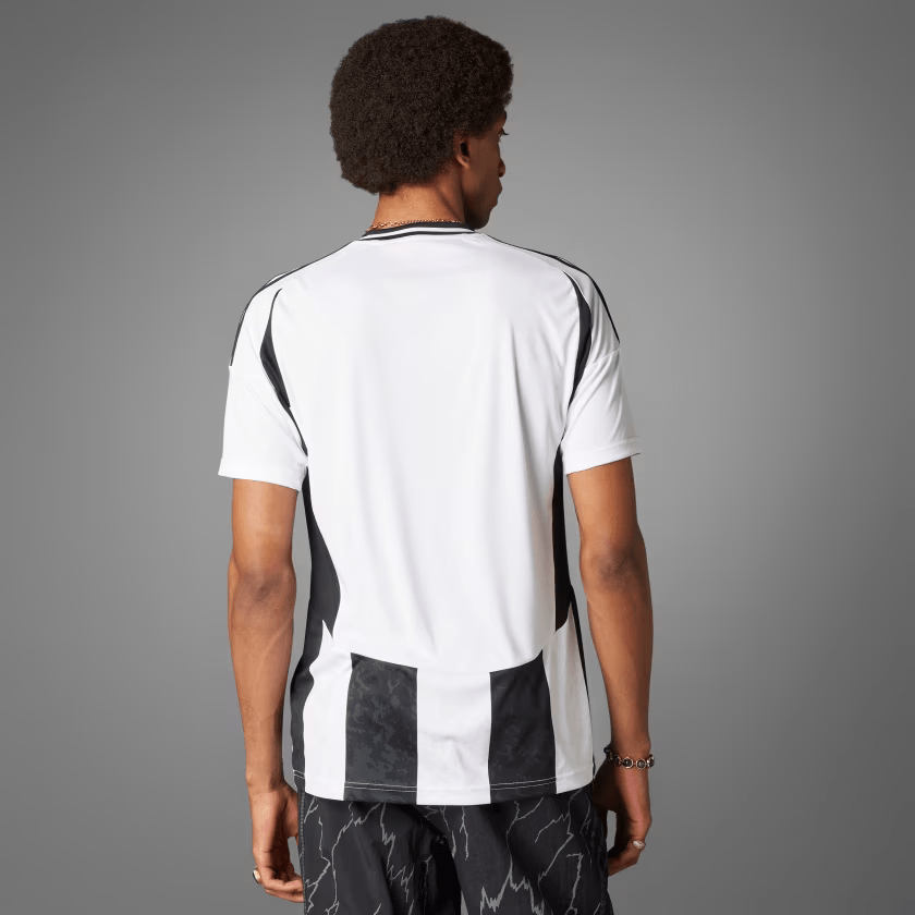 Juventus 24/25 Home Jersey with Shorts
